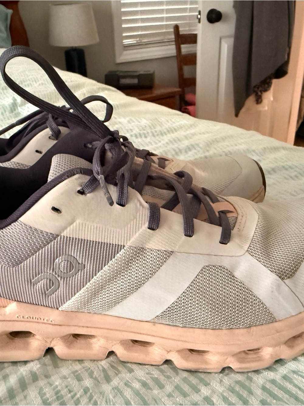 On Running Cloud Women’s Running Shoes in Light Gray and Navy